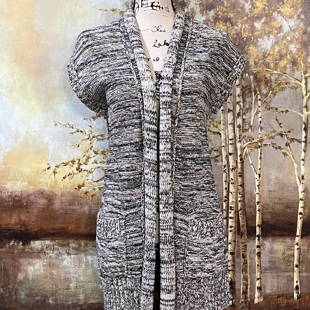 EUC EDDY BAUER Heavy Knit Cardigan with Exceptional Front Detailing